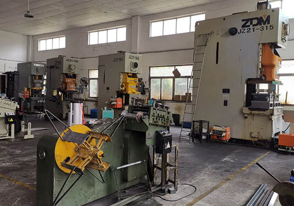 Sheet metal stamping machine
